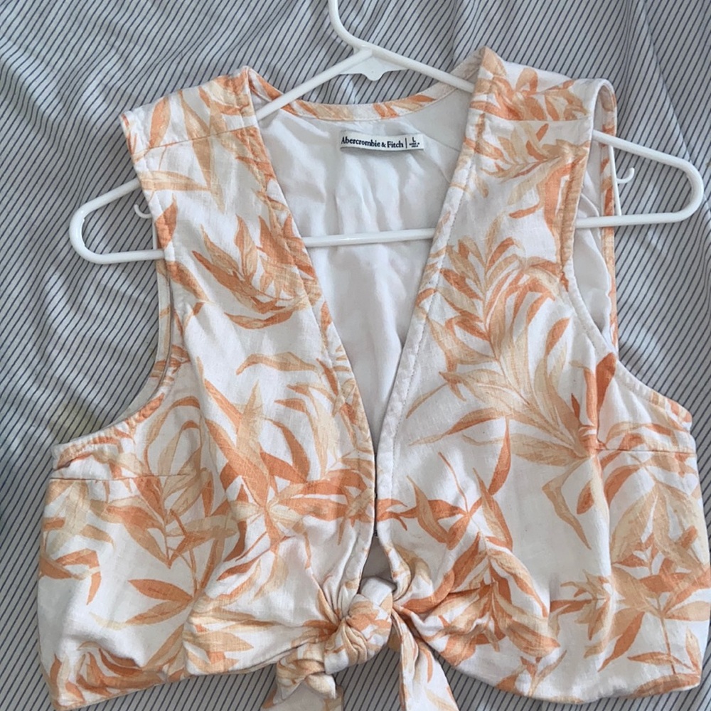 Abercrombie Tie Front Tropical Crop Top